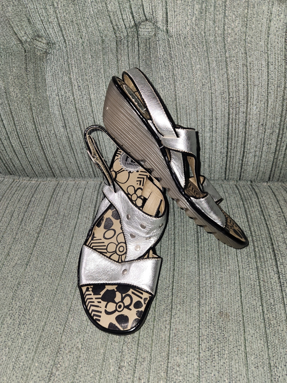 🍉Fly London Metallic Silver Slingback Sandals